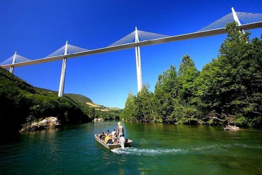 Confort, Wifi Et Garage Millau Luaran gambar